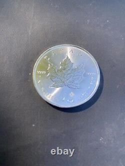 25 (1) Canadian Silver Maple Leafs $5 BU. 999 One OZ 2014 Canadian Mint in Tube